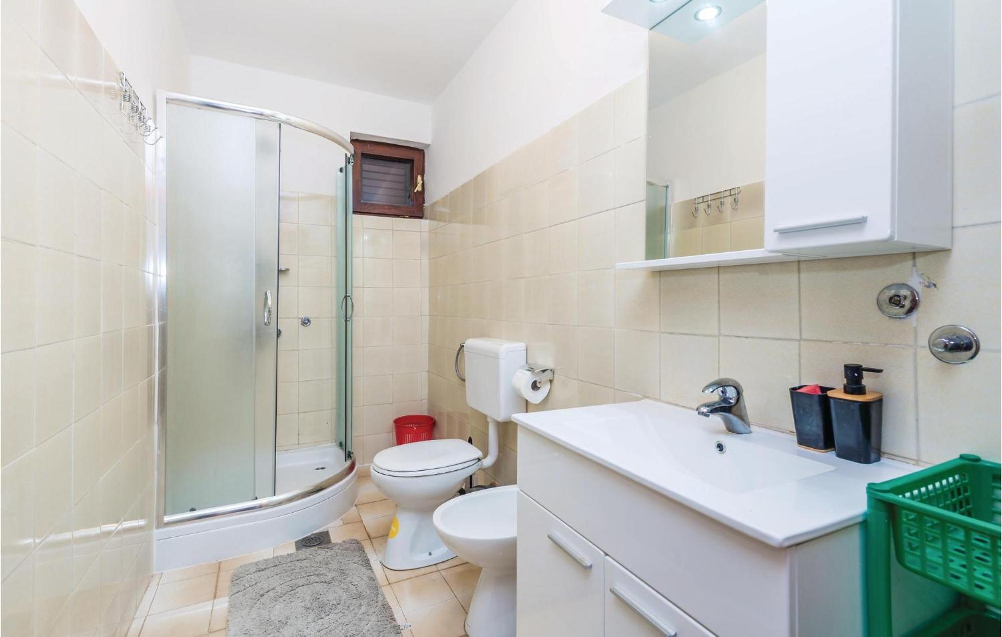 Stunning Apartment In Barbat-Rab With Wifi