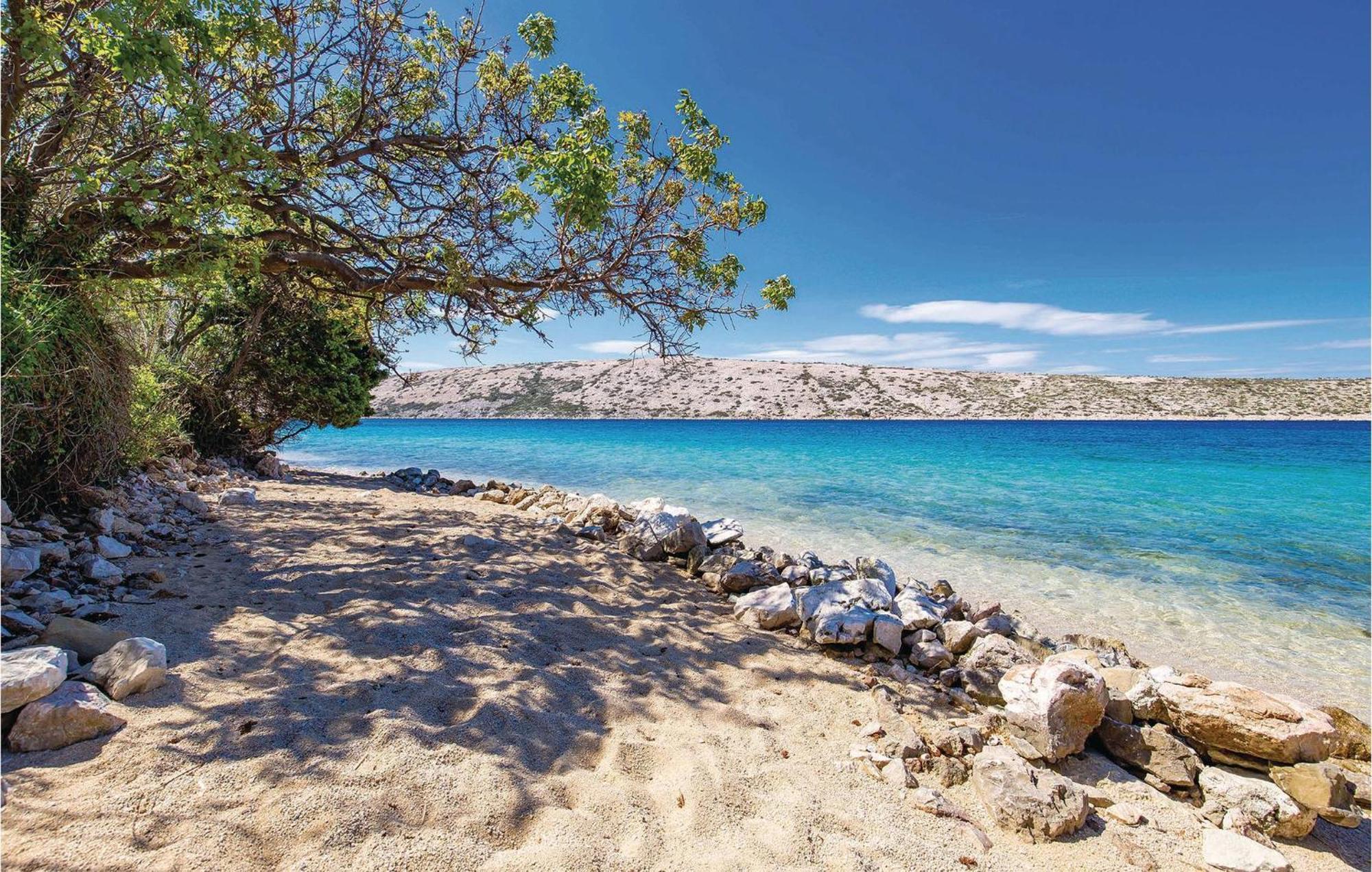 Stunning In Barbat-rab With Wifi