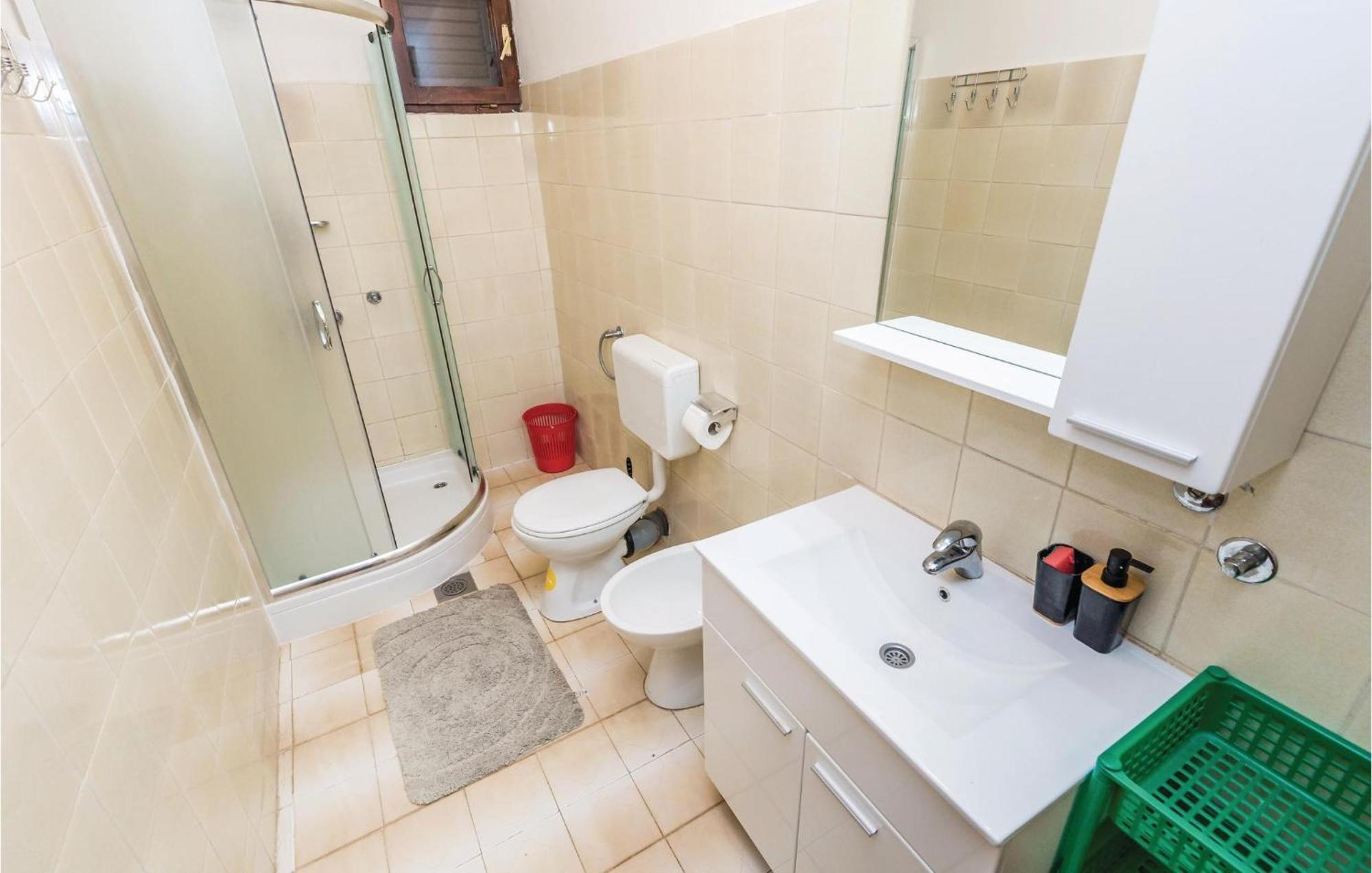 Stunning Apartment In Barbat-Rab With Wifi