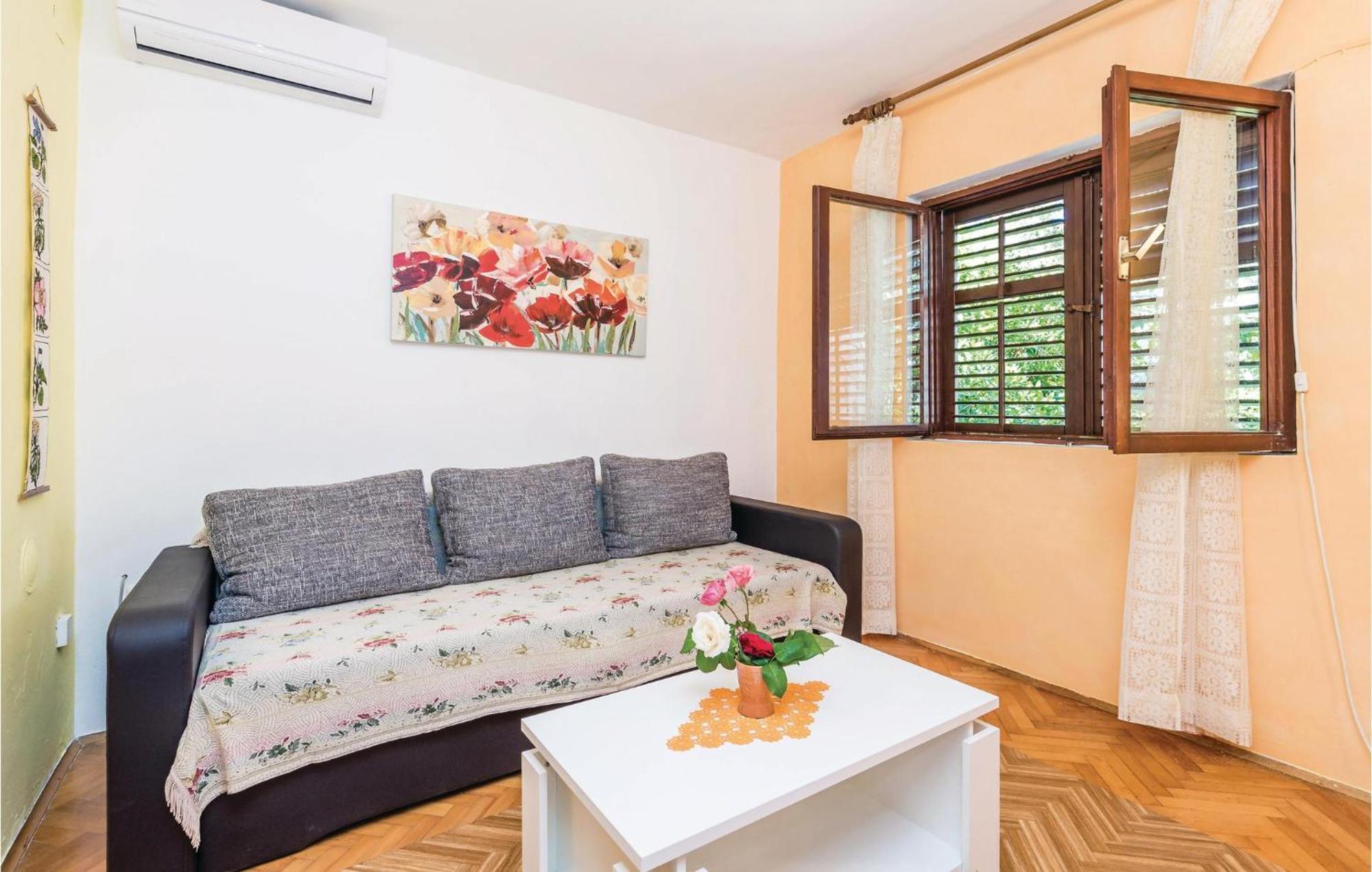 Stunning Apartment In Barbat-Rab With Wifi Apartment
