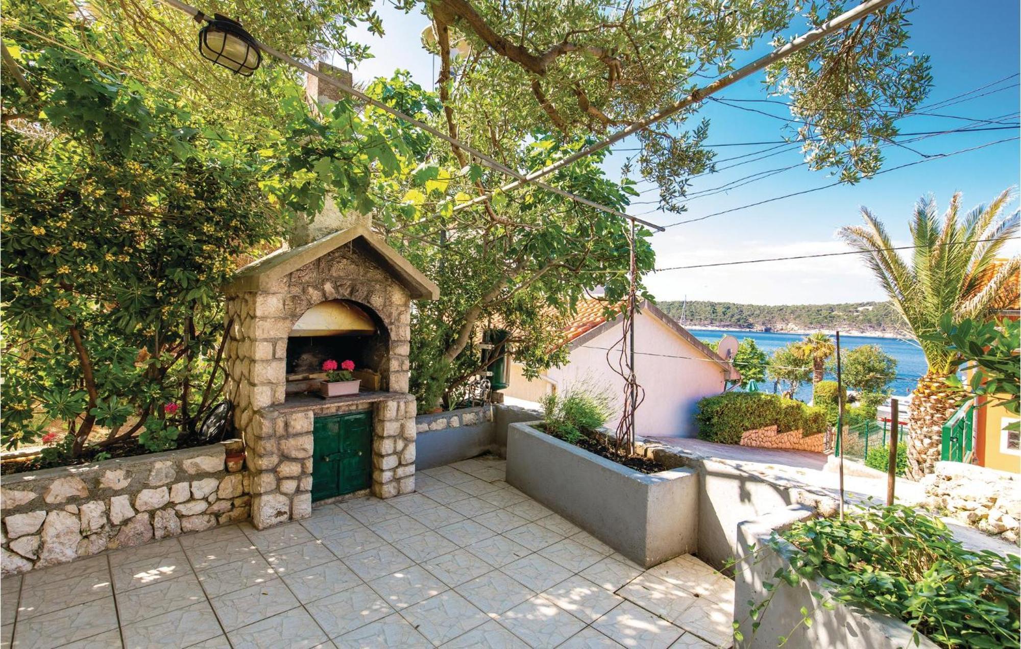 Stunning In Barbat-rab With Wifi Apartament Barbat na Rabu