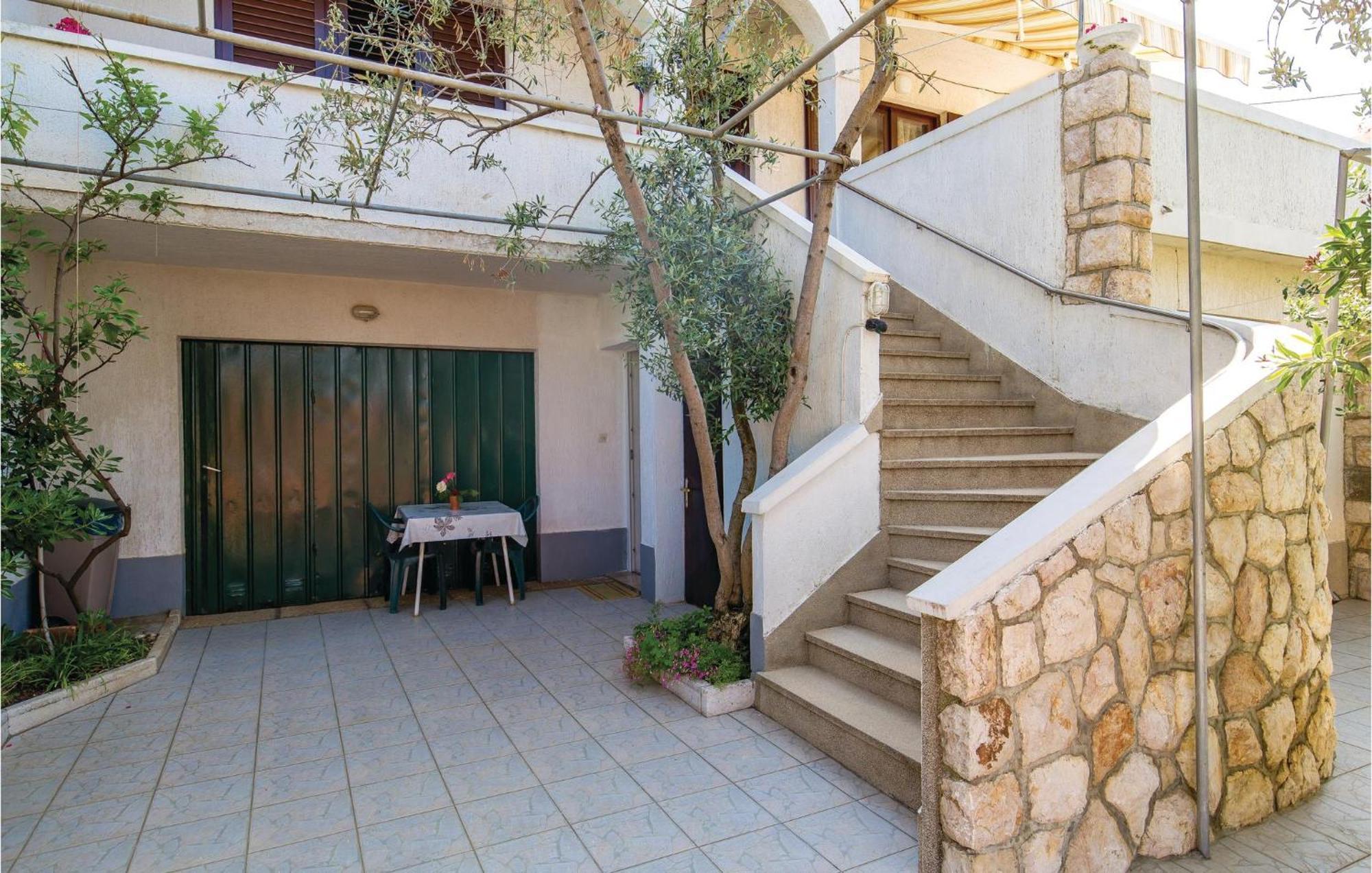 Apartment Stunning Apartment In Barbat-Rab With Wifi Barbat na Rabu